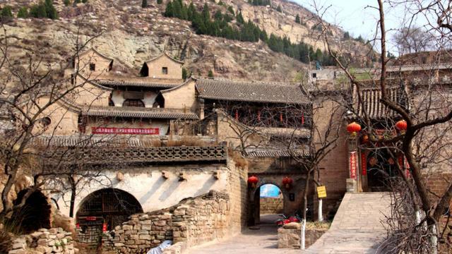 吕梁活动盛典，嘉宾云集，观众热情如火